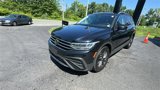 Used 2022 Volkswagen Tiguan SE w/ Panoramic Sunroof Package image 2