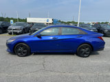 Used 2022 Hyundai Elantra SEL w/ Convenience Package image 2