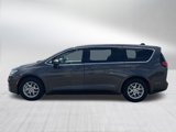 Used 2023 Chrysler Pacifica Touring-L image 4