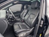 Certified 2024 Porsche Macan image 5