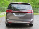 Used 2023 Chrysler Pacifica Touring-L image 5