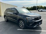 Used 2022 Volkswagen Taos SE w/ Panoramic Sunroof Package image 3
