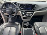 Used 2022 Chrysler Pacifica Touring-L image 5