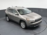 Used 2017 Jeep Cherokee Limited image 2