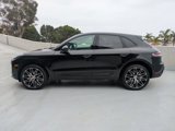 Certified 2024 Porsche Macan image 2