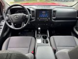 Used 2022 Nissan Frontier SV image 2