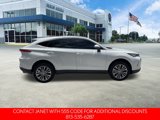 Used 2022 Toyota Venza XLE image 3
