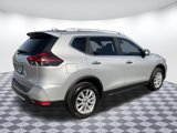 Used 2020 Nissan Rogue SV image 3