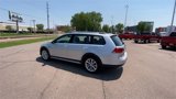 Used 2017 Volkswagen Golf Alltrack image 6