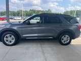 Certified 2022 Ford Explorer XLT w/ Equipment Group 202A image 3