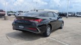 Used 2024 Hyundai Elantra SE image 3