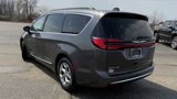 Used 2023 Chrysler Pacifica Limited image 6