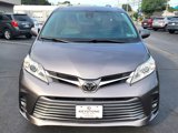Used 2018 Toyota Sienna XLE image 2