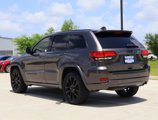 Used 2017 Jeep Grand Cherokee Altitude image 3