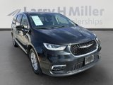 Certified 2023 Chrysler Pacifica Touring-L image 2