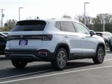 New 2025 Volkswagen Taos SE image 3