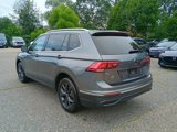 Used 2022 Volkswagen Tiguan SE image 3