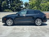Certified 2024 Porsche Macan image 2