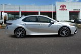 Used 2022 Toyota Camry SE image 3