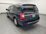 Used 2014 Chrysler Town & Country Touring image 5