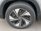 New 2025 Volkswagen Taos SE image 3
