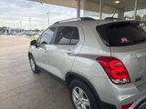 Used 2022 Chevrolet Trax LT w/ LT Convenience Package image 5