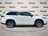 Used 2015 Toyota Highlander XLE image 3