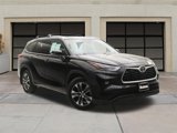 Used 2021 Toyota Highlander XLE image 2