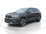 Used 2024 Volkswagen Taos SE w/ Panoramic Sunroof Package image 2