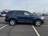 Used 2017 Ford Explorer XLT image 2