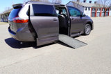Used 2020 Toyota Sienna XLE image 3