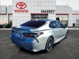 Used 2021 Toyota Camry SE image 3