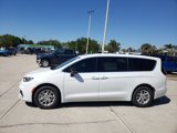 New 2025 Chrysler Pacifica Select image 2