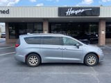Used 2021 Chrysler Pacifica Touring-L image 4