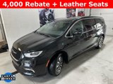 Used 2022 Chrysler Pacifica Touring-L image 3