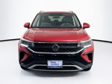 Used 2022 Volkswagen Taos SE image 2