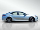 Used 2018 Toyota Camry SE image 4