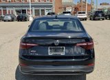 Used 2024 Volkswagen Jetta SE image 4
