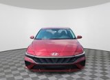 Certified 2024 Hyundai Elantra SE image 2