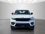 Used 2024 Jeep Grand Cherokee Altitude image 2