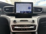 Used 2022 Ford Explorer XLT w/ Equipment Group 202A image 5