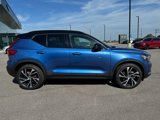 Used 2021 Volvo XC40 T5 R-Design image 2