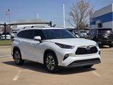 Used 2023 Toyota Highlander XLE image 3