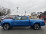 Used 2017 Toyota Tacoma TRD Sport image 4