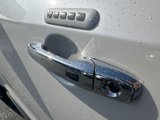 Used 2013 Lincoln MKX FWD image 4