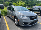 Used 2022 Chrysler Pacifica Touring-L image 3