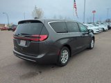 Used 2023 Chrysler Pacifica Touring-L image 4