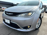 Used 2018 Chrysler Pacifica Touring-L image 2