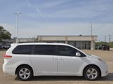 Used 2014 Toyota Sienna LE image 3