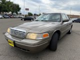 Used 2001 Ford Crown Victoria LX image 3